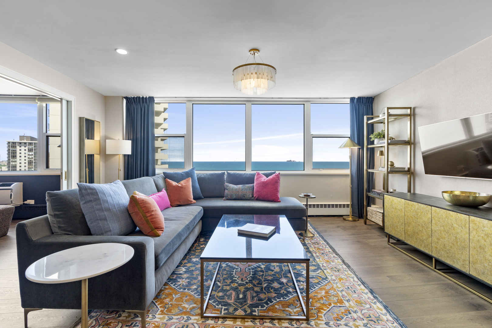 1150 N Lake Shore Drive Unit: 21F