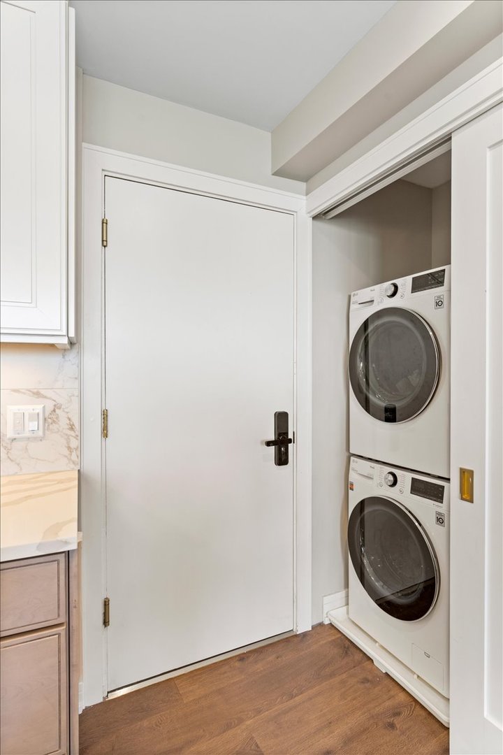 1150 N Lake Shore Drive Unit: 21F