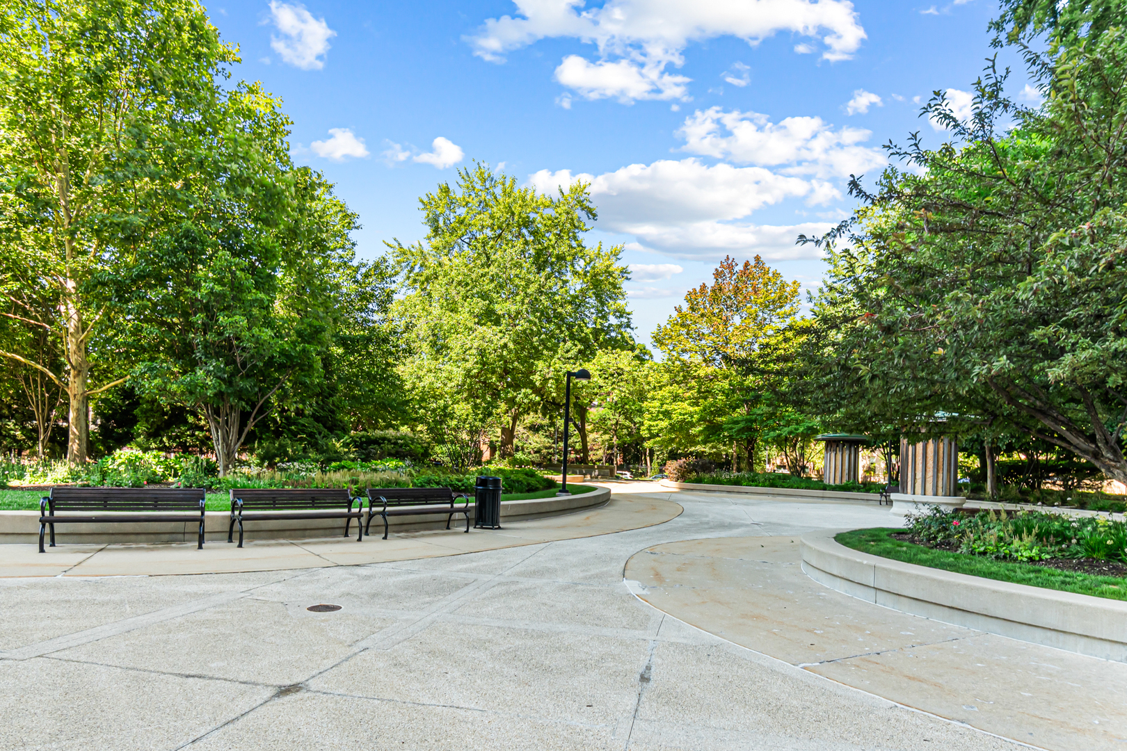 1360 N Sandburg Terrace Unit: 2603C
