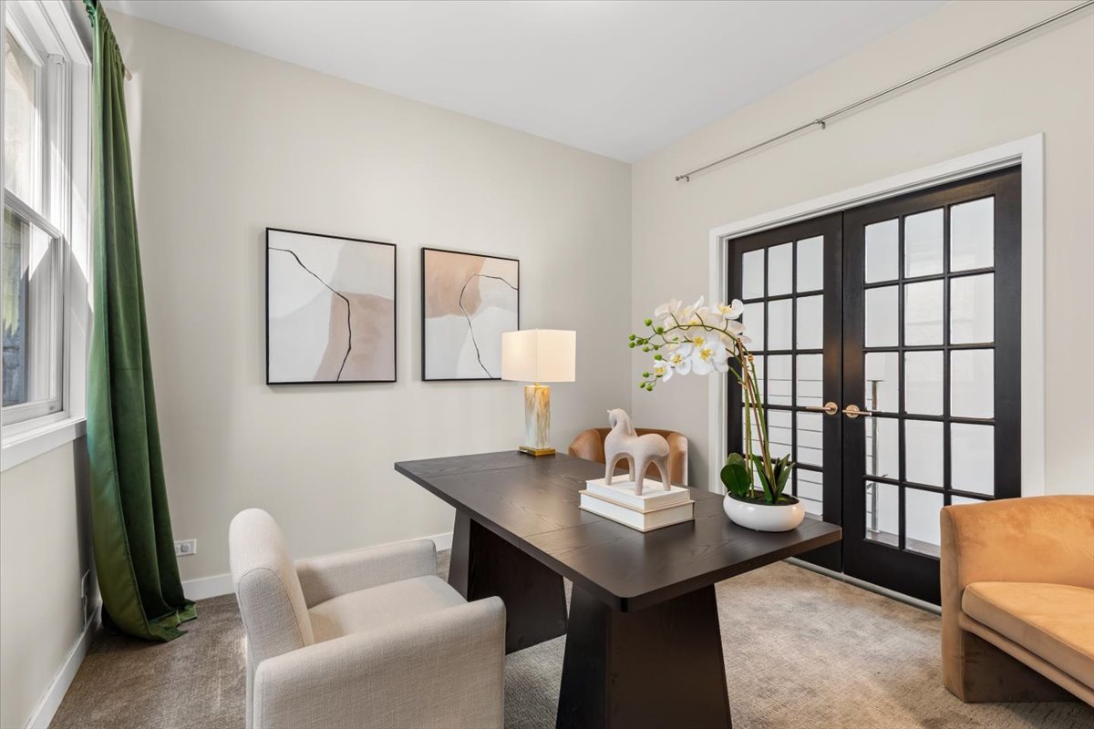 867 N Hermitage Street Unit: 3