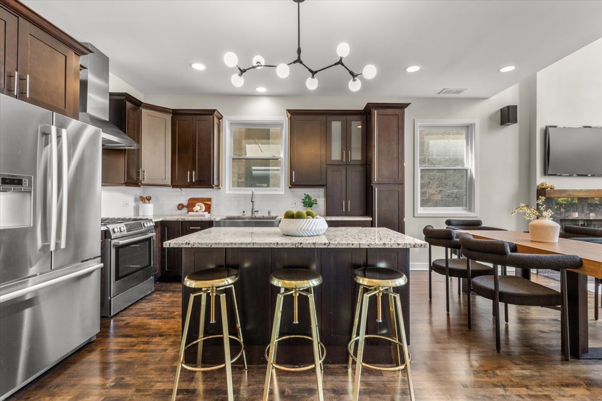 867 N Hermitage Street Unit: 3