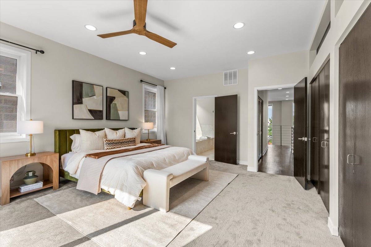 867 N Hermitage Street Unit: 3