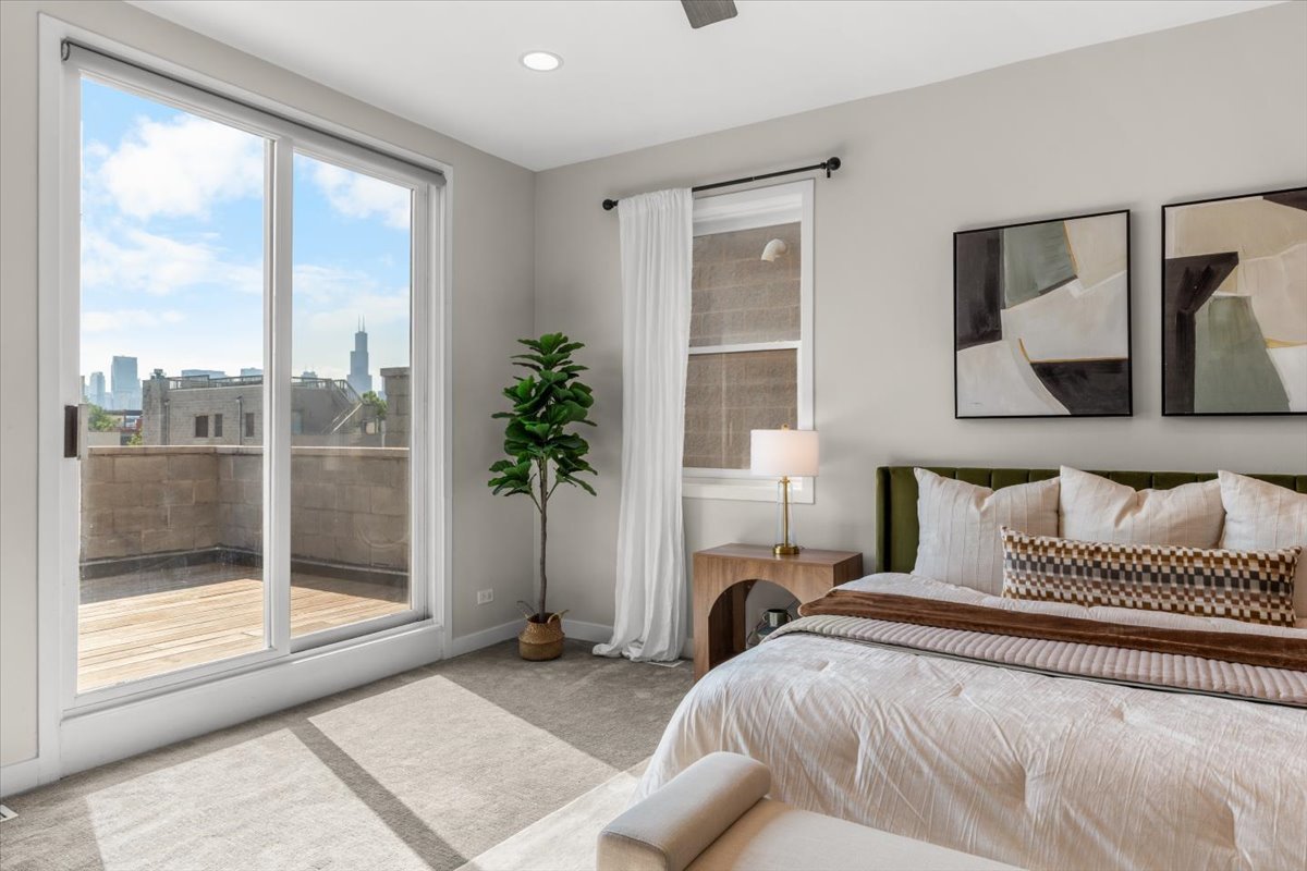 867 N Hermitage Street Unit: 3