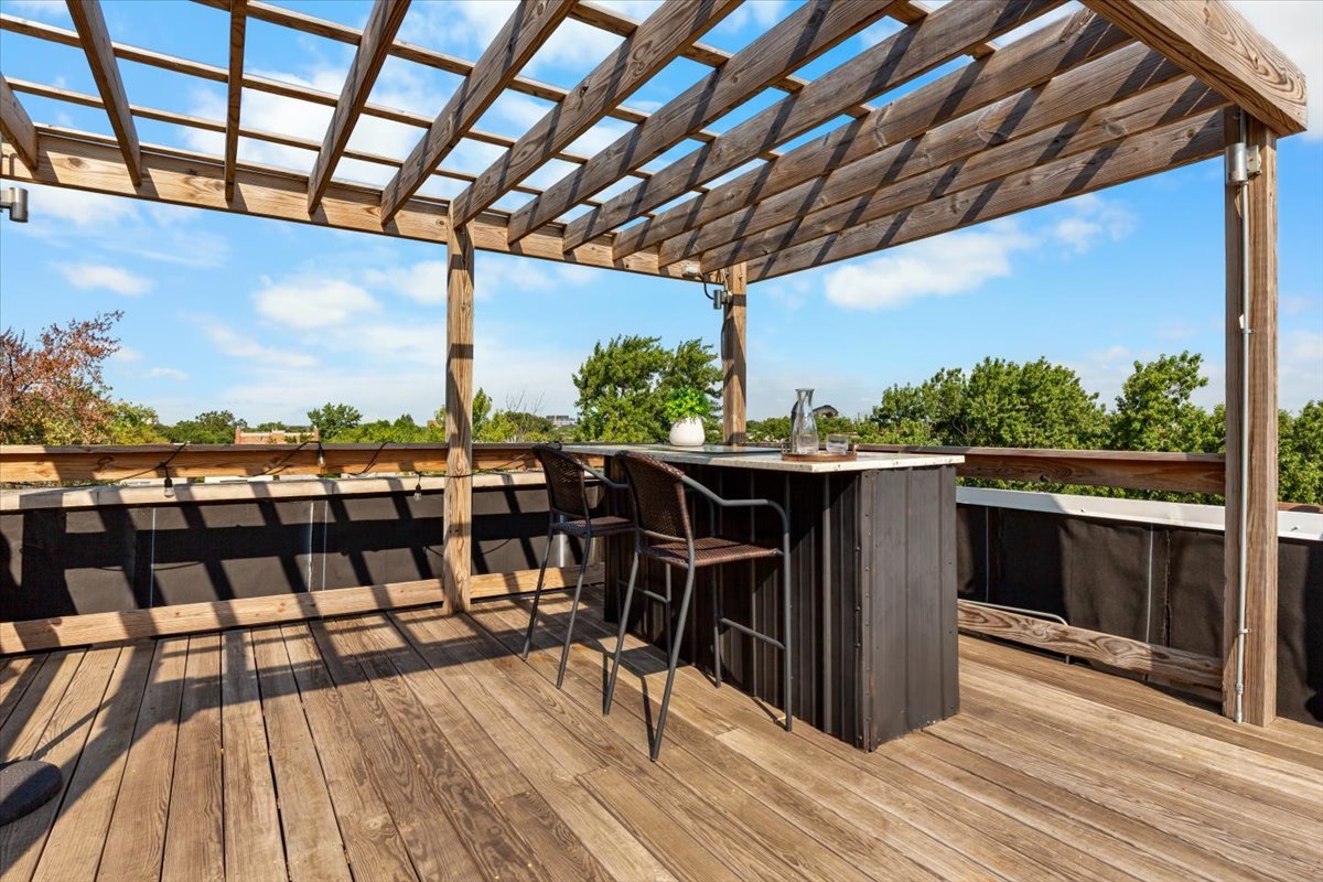 867 N Hermitage Street Unit: 3