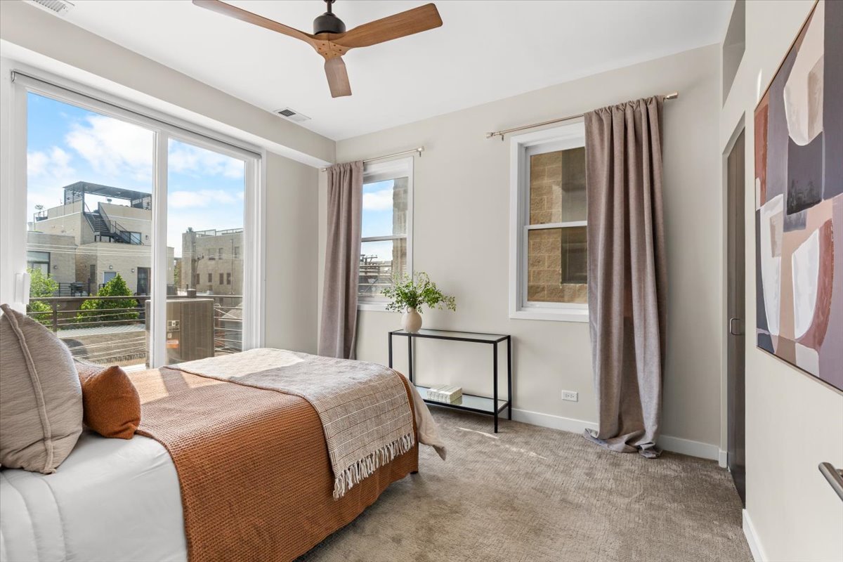 867 N Hermitage Street Unit: 3