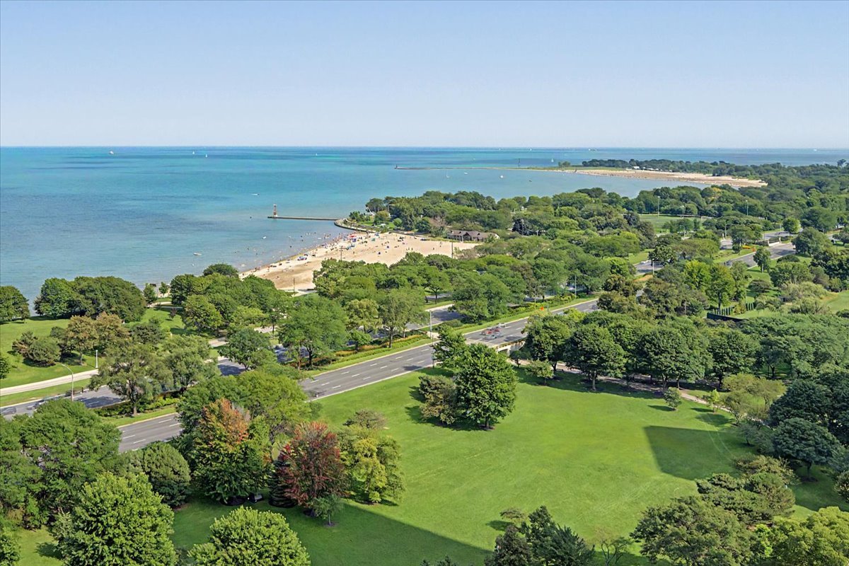 5445 N Sheridan Road Unit: 2506
