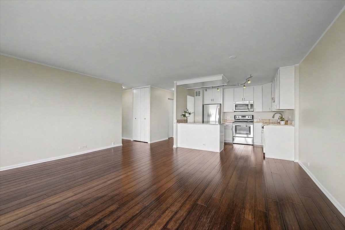 5445 N Sheridan Road Unit: 2506