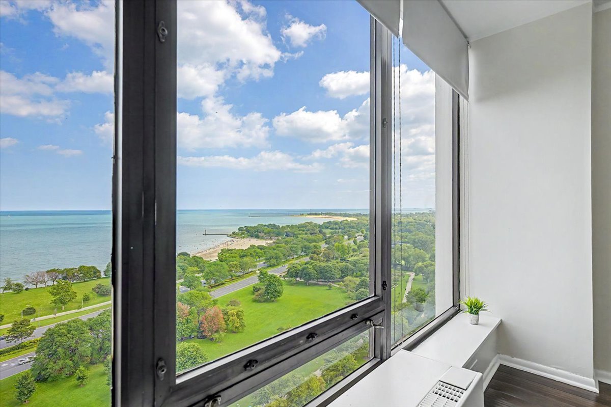 5445 N Sheridan Road Unit: 2506