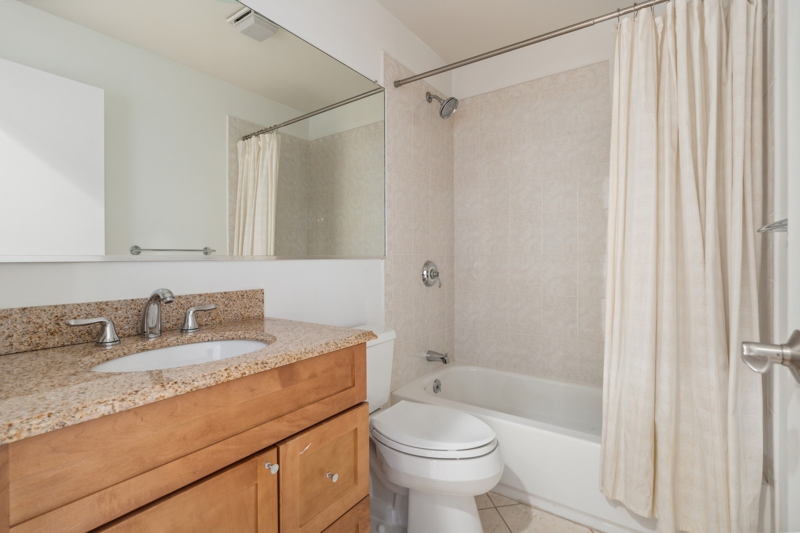 2910 N Commonwealth Avenue Unit: 3