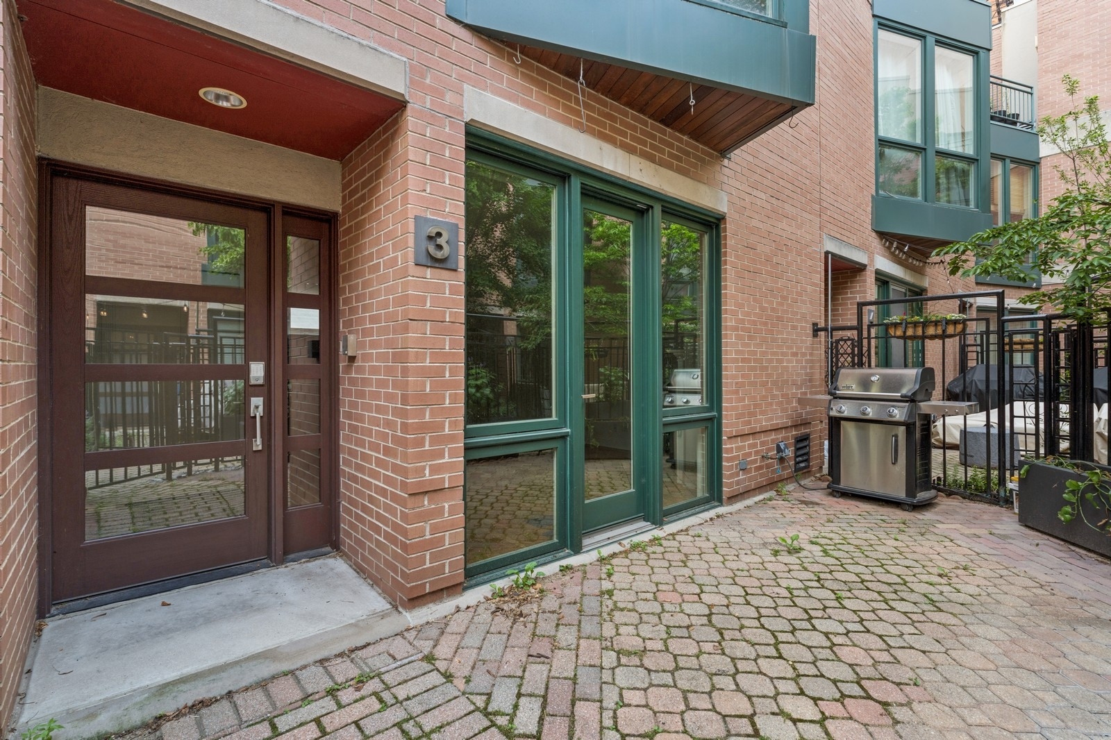 2910 N Commonwealth Avenue Unit: 3