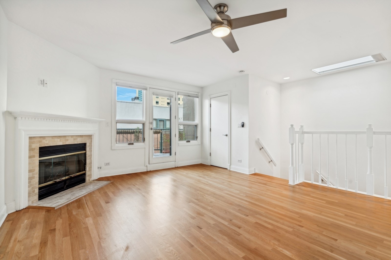 2910 N Commonwealth Avenue Unit: 3