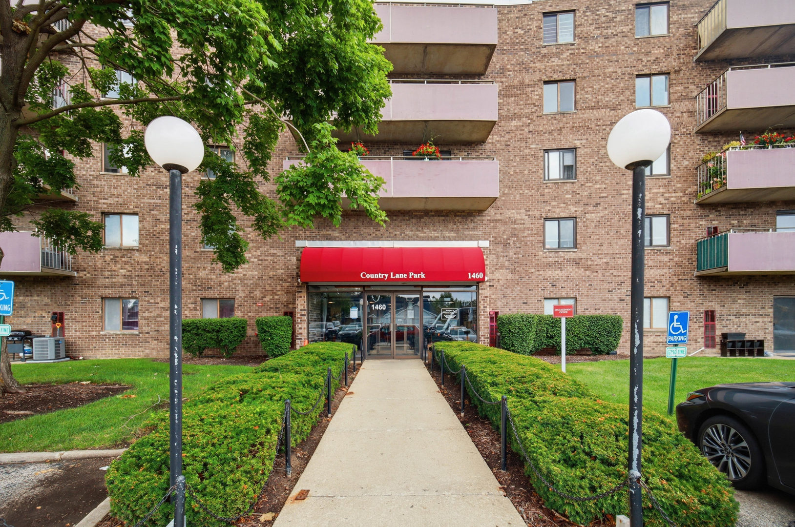1460 Fairlane Drive Unit: 311