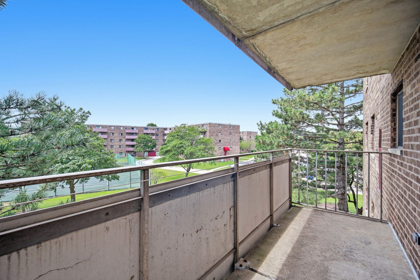 1460 Fairlane Drive Unit: 311