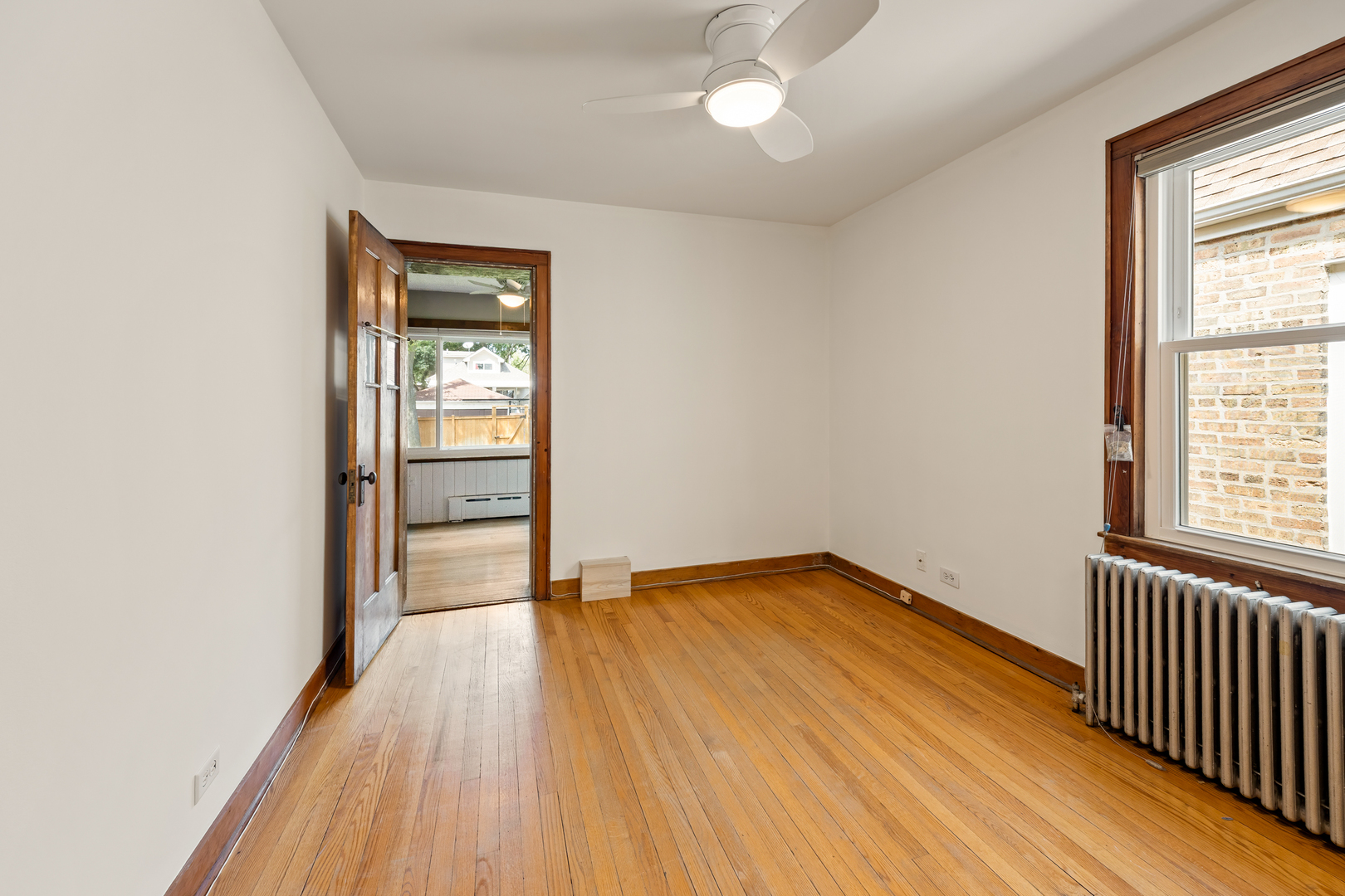 2850 W Chase Avenue