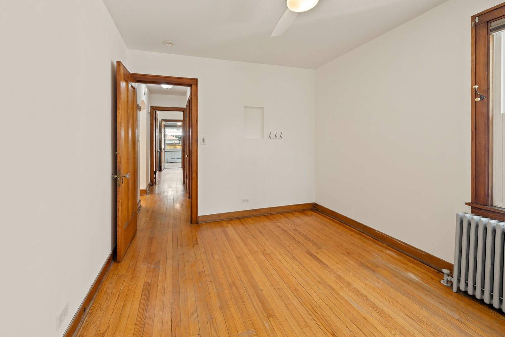 2850 W Chase Avenue