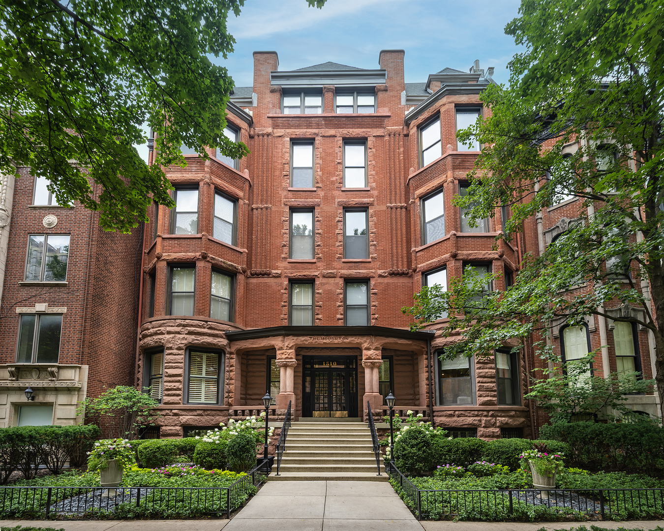 1510 N Dearborn Parkway Unit: 102