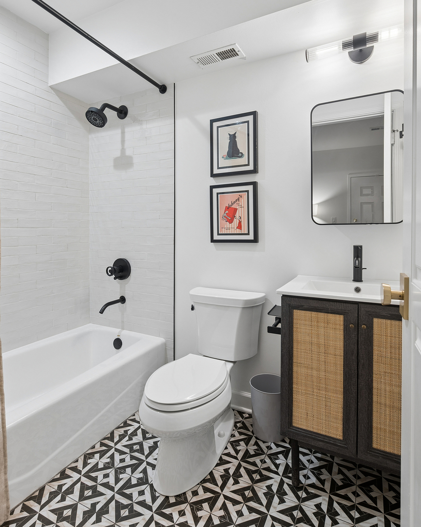 1510 N Dearborn Parkway Unit: 102