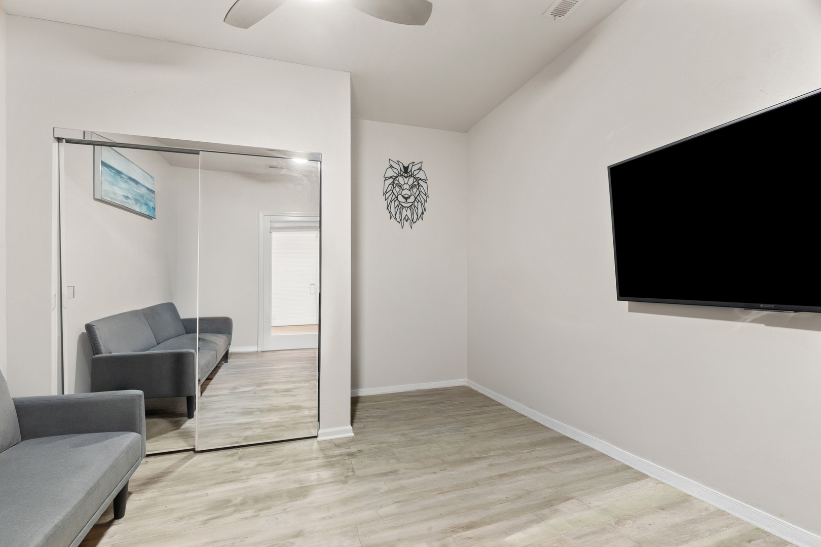 520 N Halsted Street Unit: 305