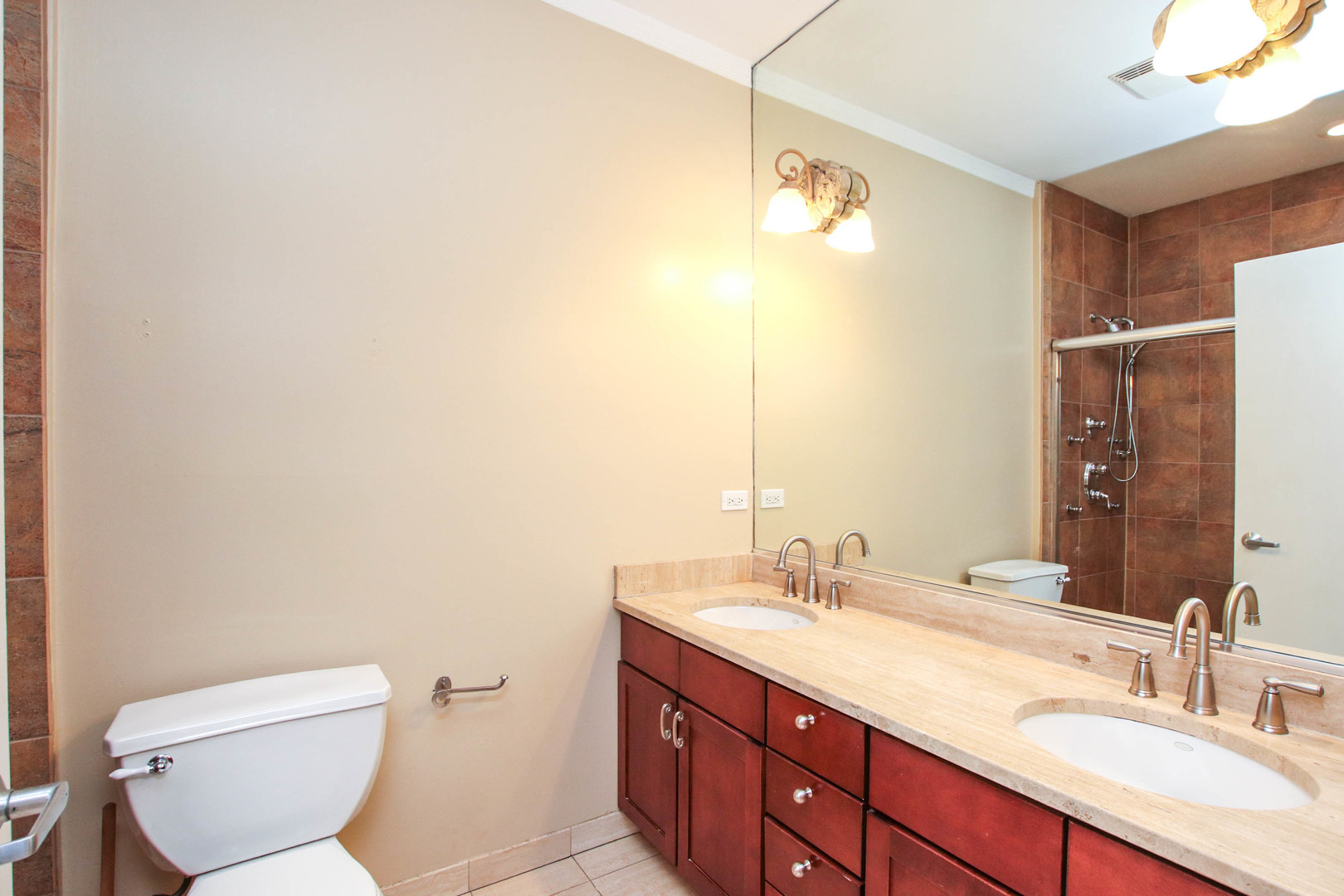 945 N Kingsbury Street Unit: 119