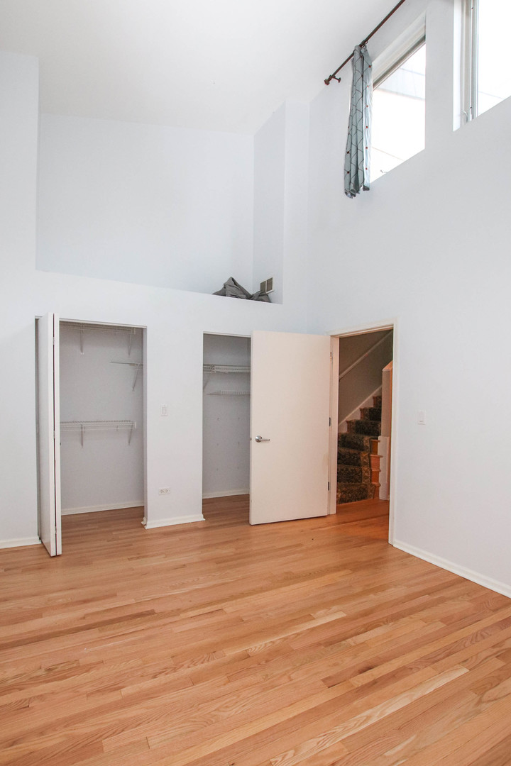 945 N Kingsbury Street Unit: 119