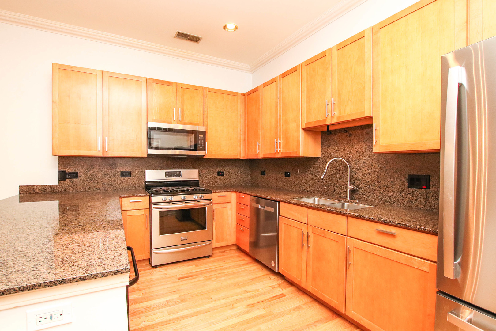 945 N Kingsbury Street Unit: 119