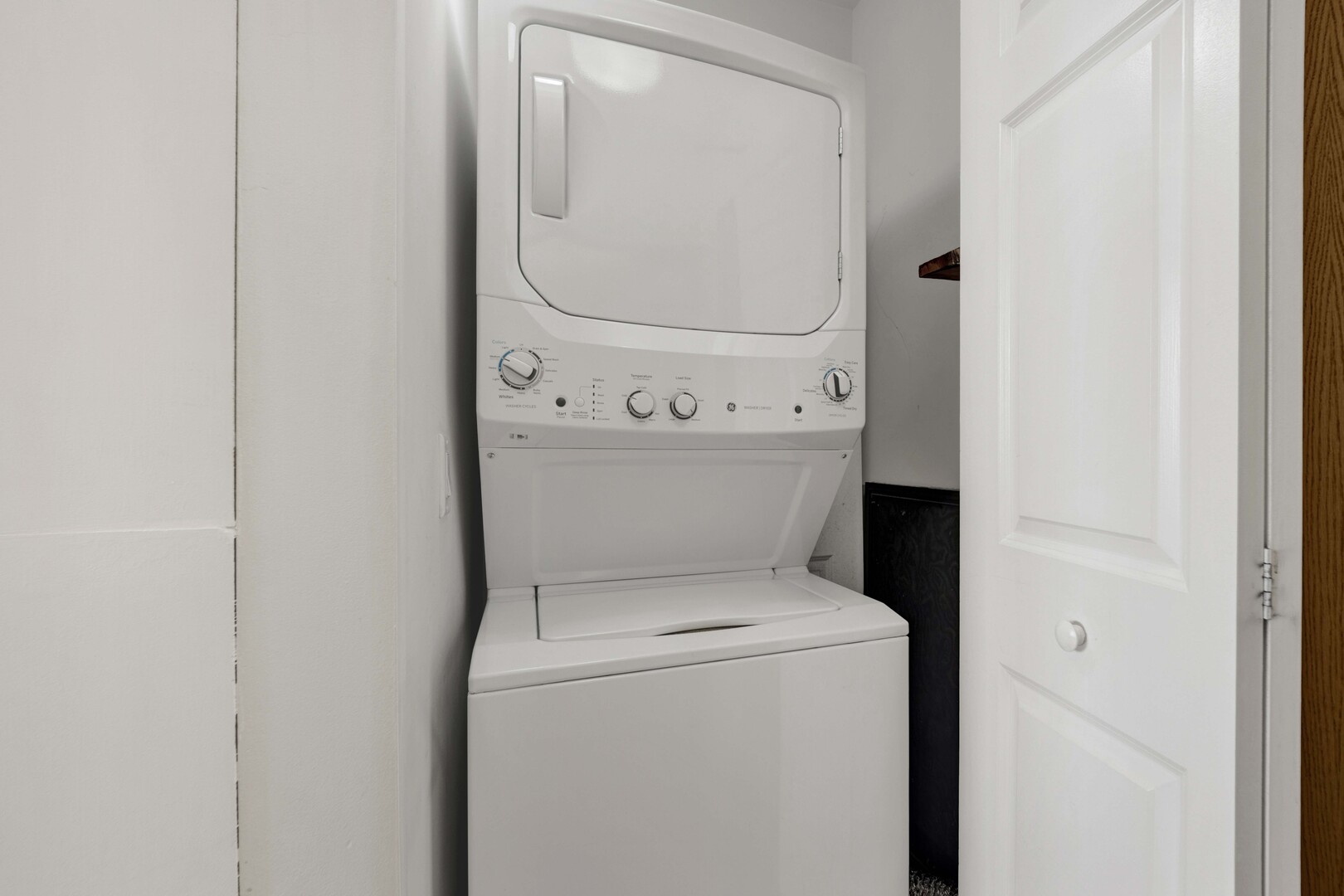 8 W Monroe Street Unit: 2001