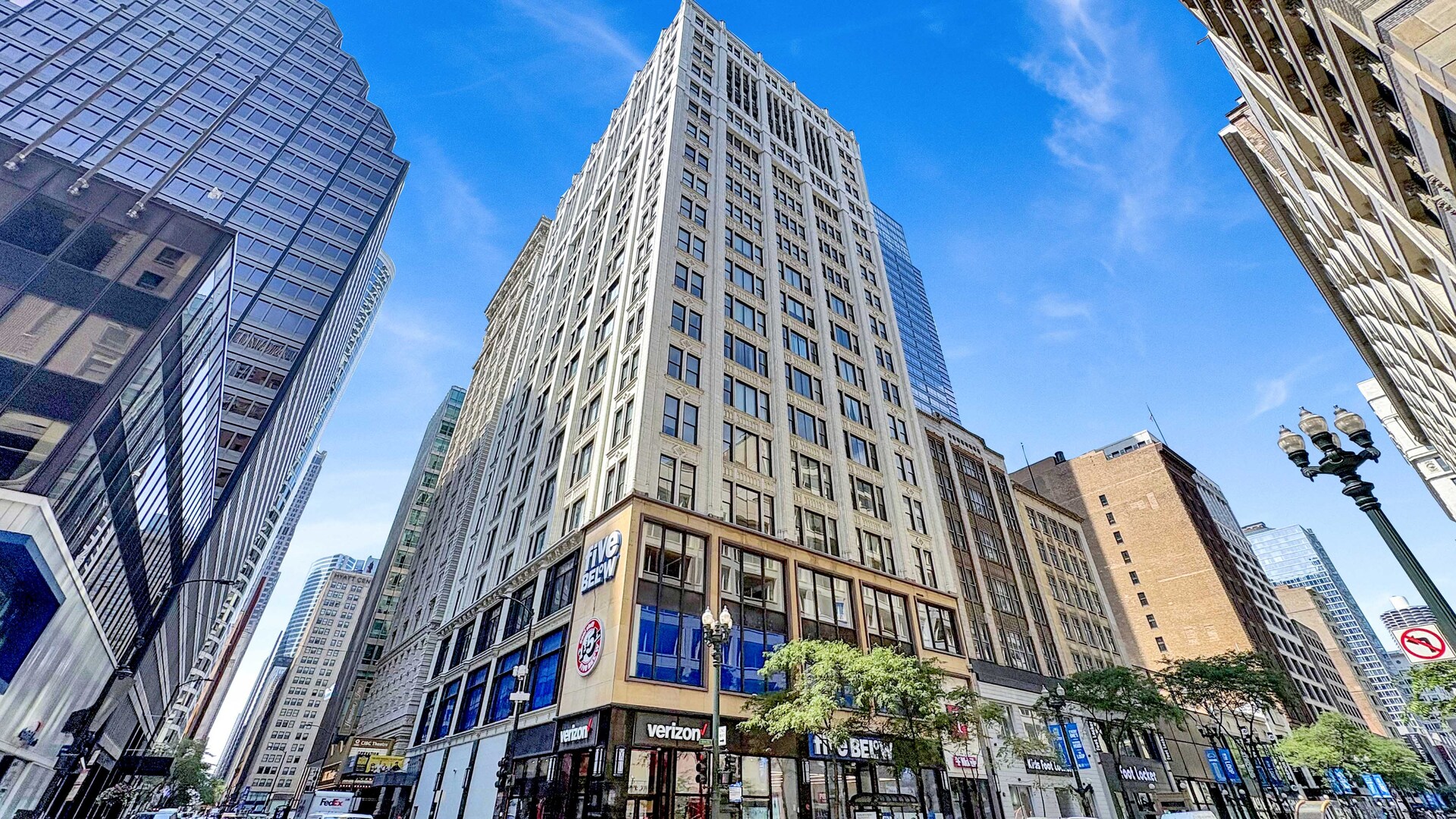 8 W Monroe Street Unit: 2001