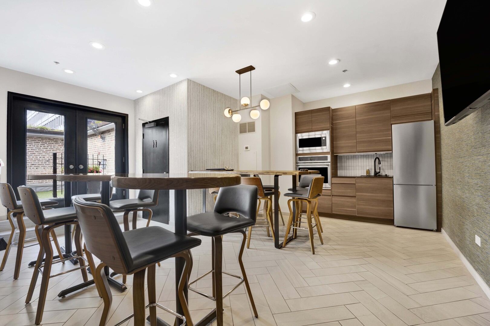 8 W Monroe Street Unit: 2001