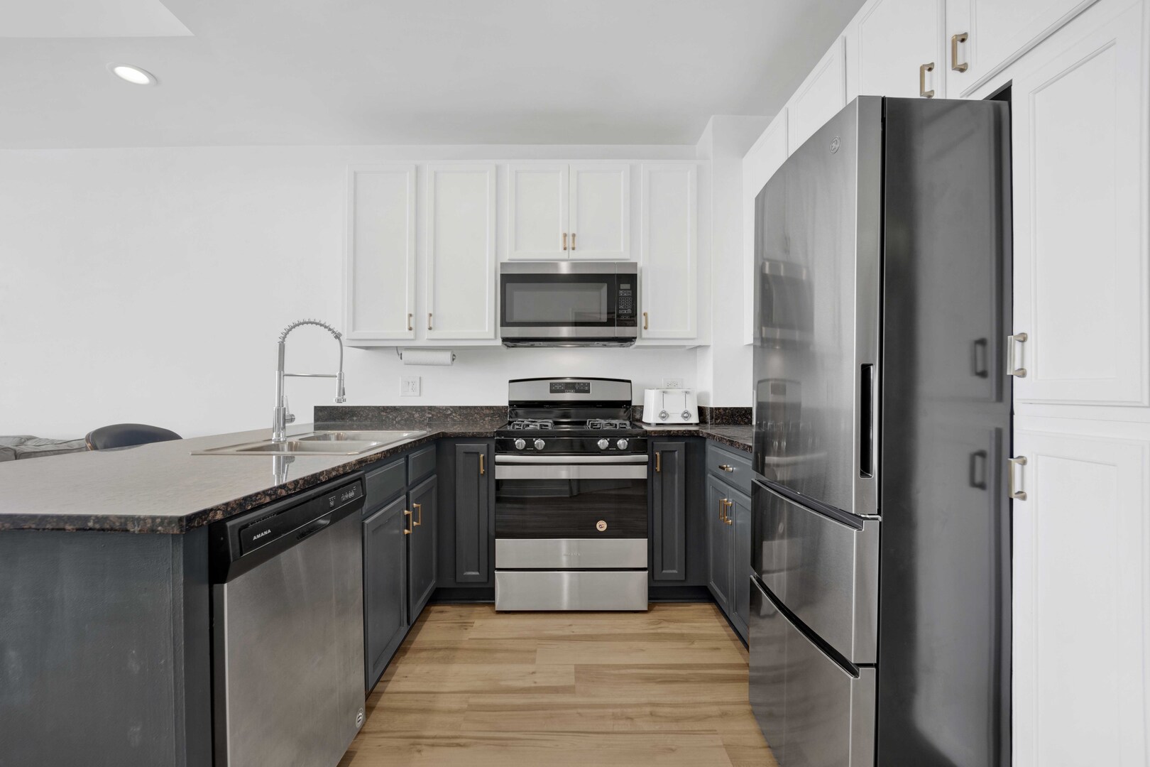 8 W Monroe Street Unit: 2001