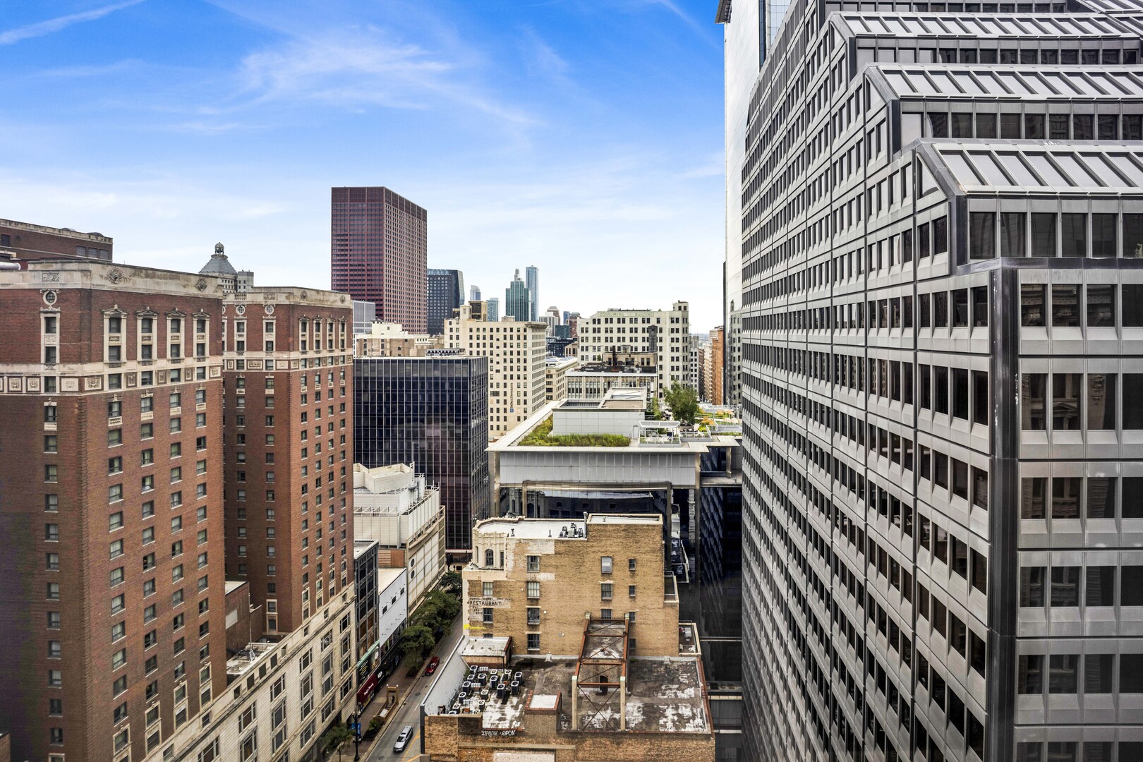 8 W Monroe Street Unit: 2001