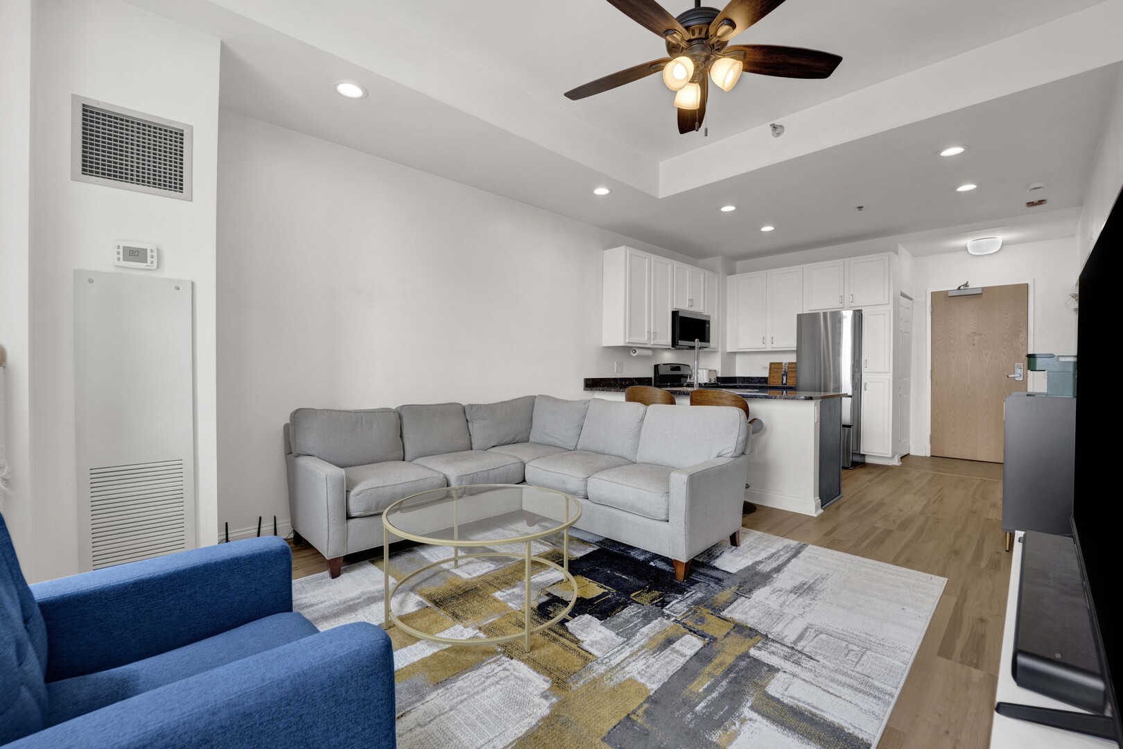8 W Monroe Street Unit: 2001