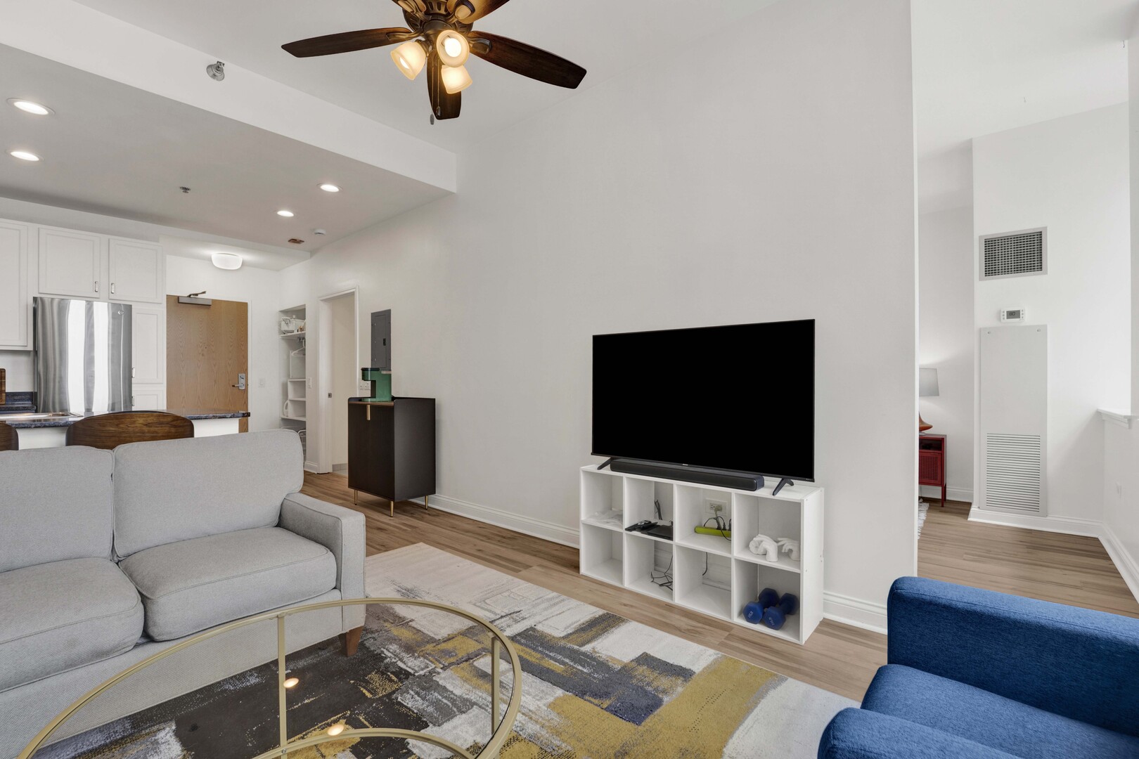 8 W Monroe Street Unit: 2001