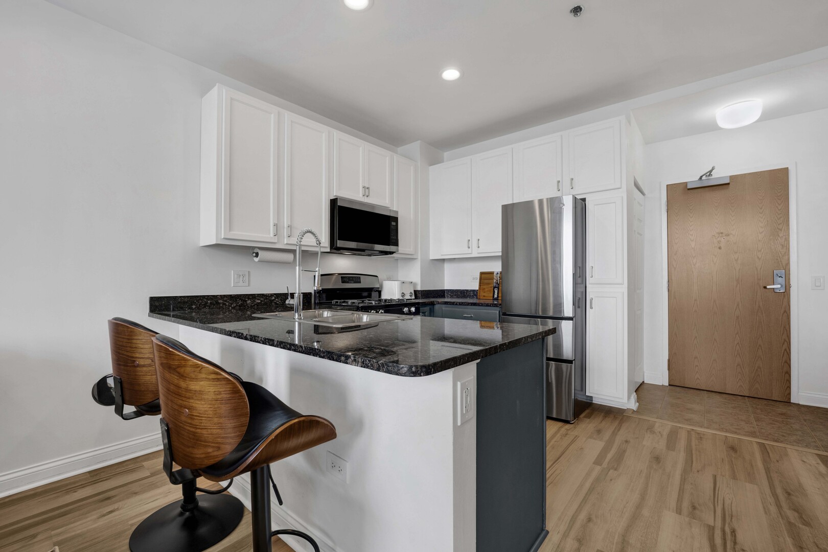 8 W Monroe Street Unit: 2001