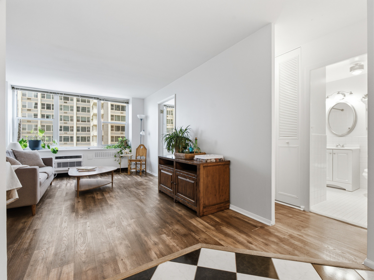 4250 N Marine Drive Unit: 1123