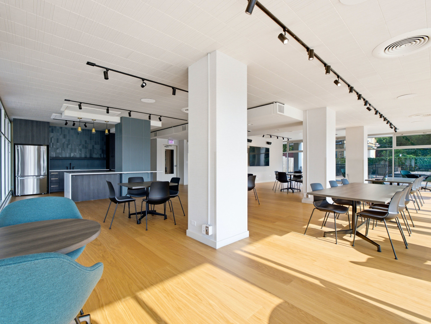 4250 N Marine Drive Unit: 1123