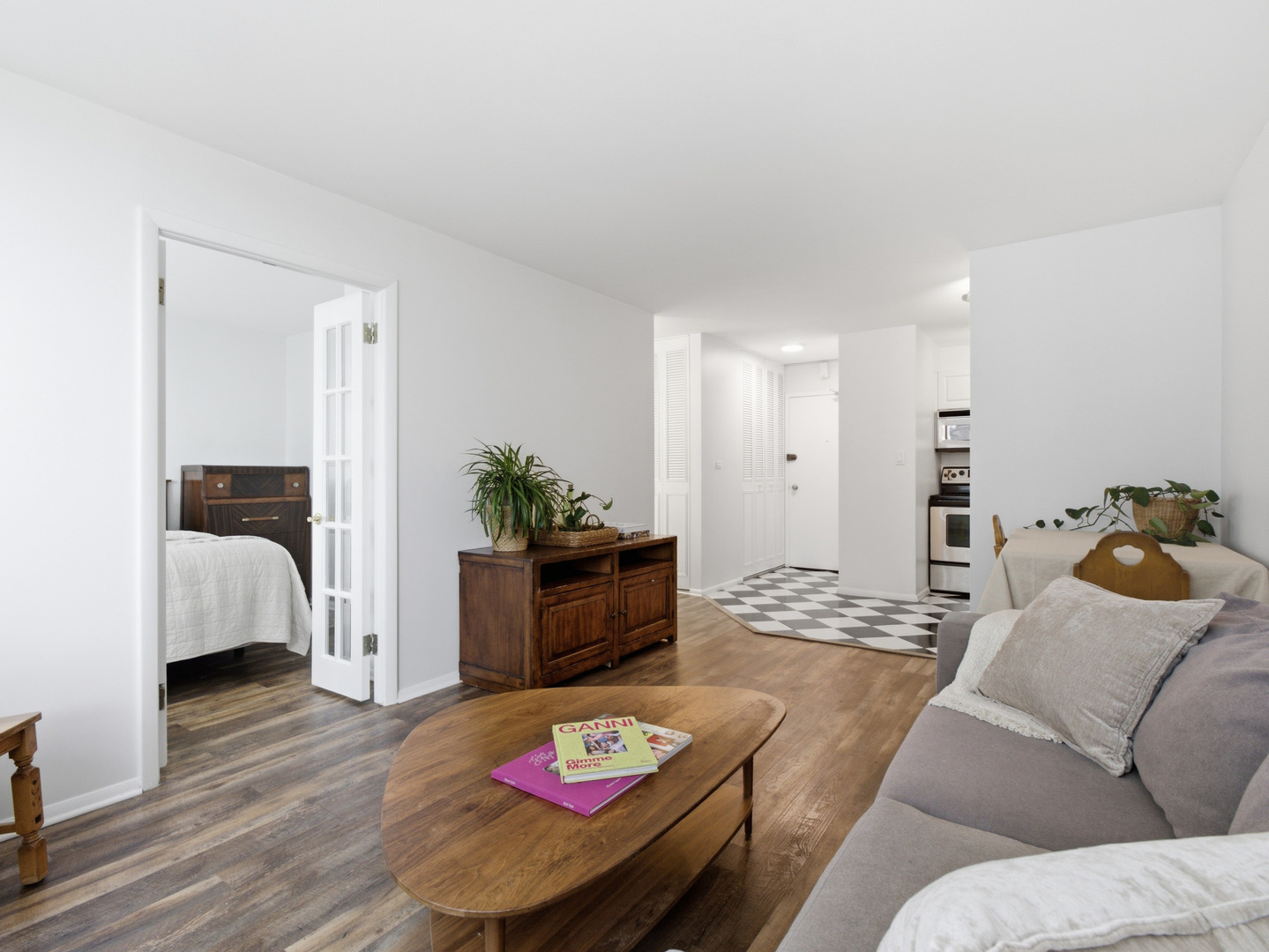 4250 N Marine Drive Unit: 1123