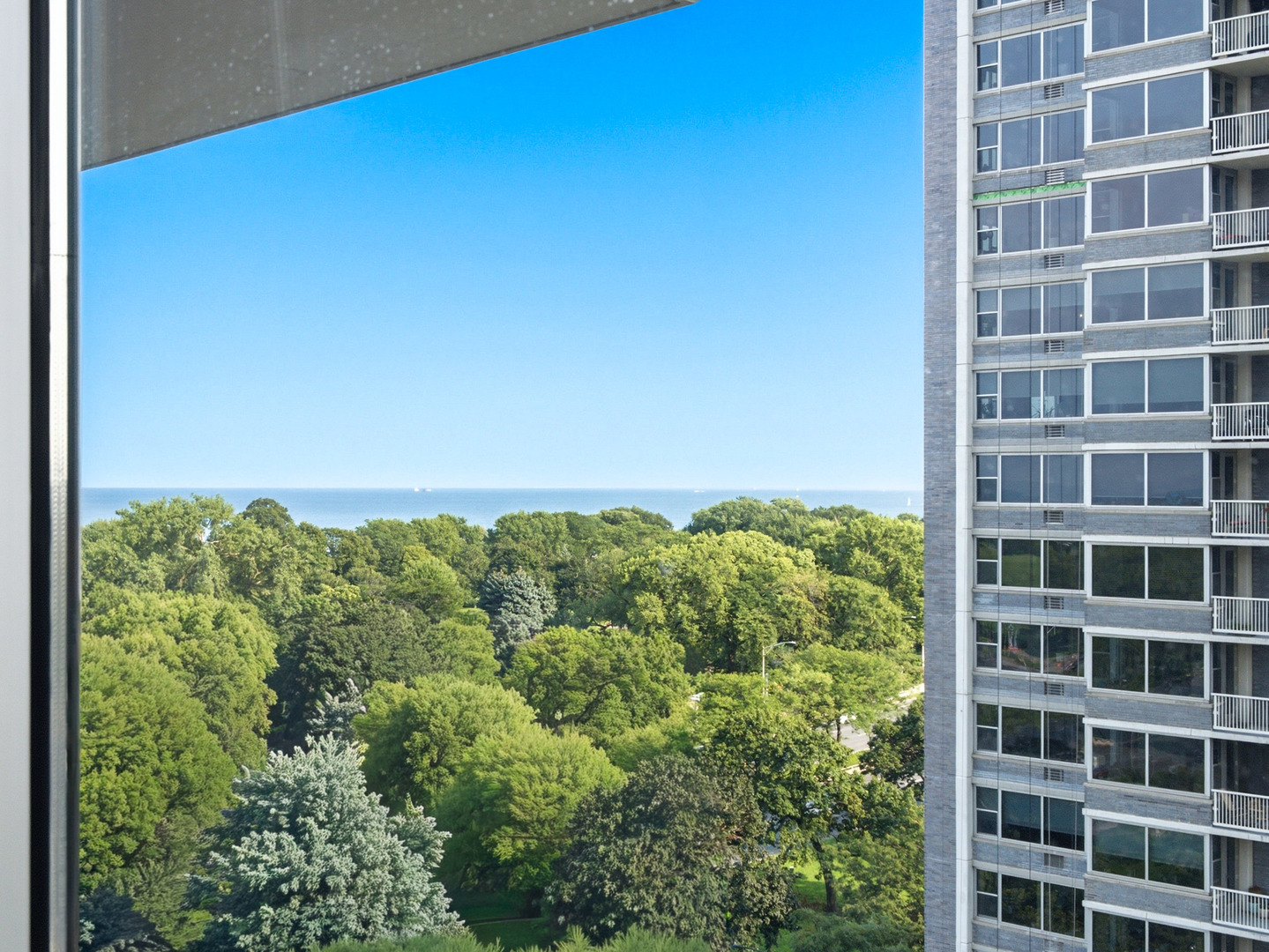 4250 N Marine Drive Unit: 1123