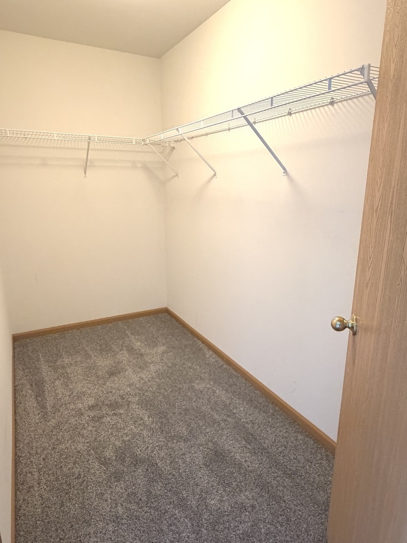 2384 LUNDQUIST Drive