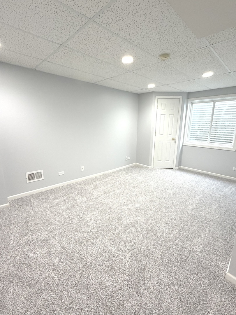 2384 LUNDQUIST Drive