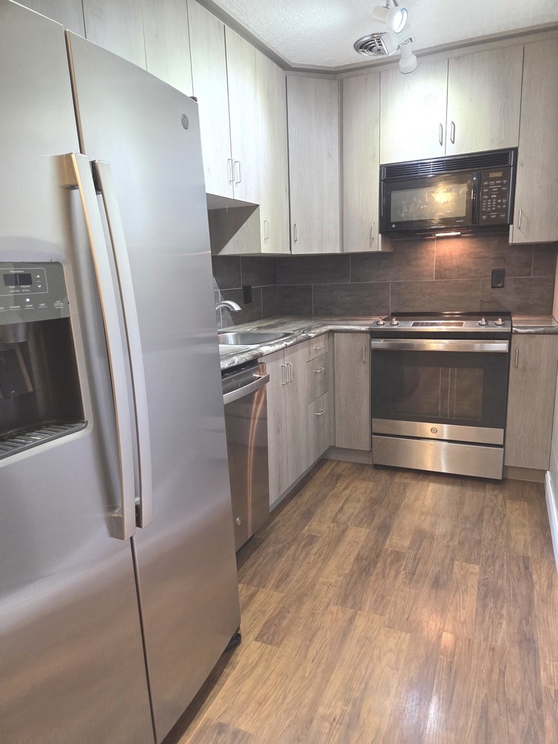 5950 N Kenmore Avenue Unit: 505