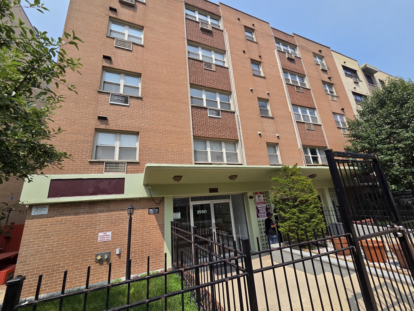 5950 N Kenmore Avenue Unit: 505