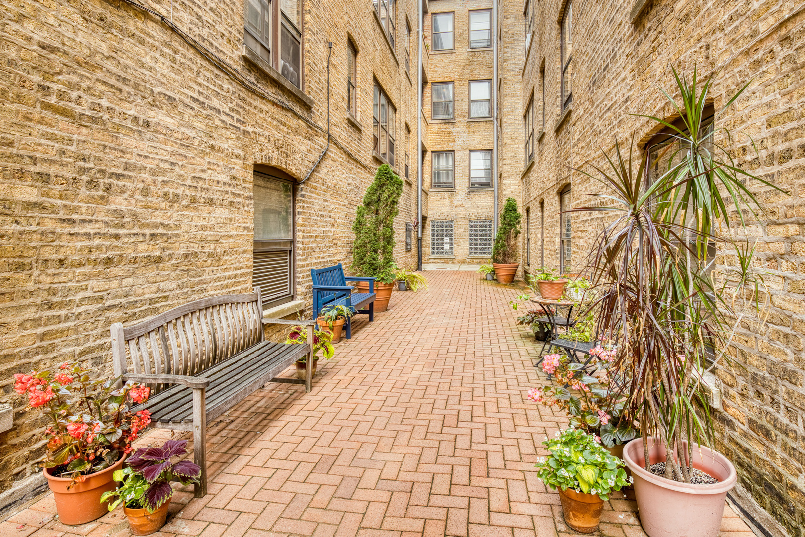 356 Ridge Avenue Unit: 6-3
