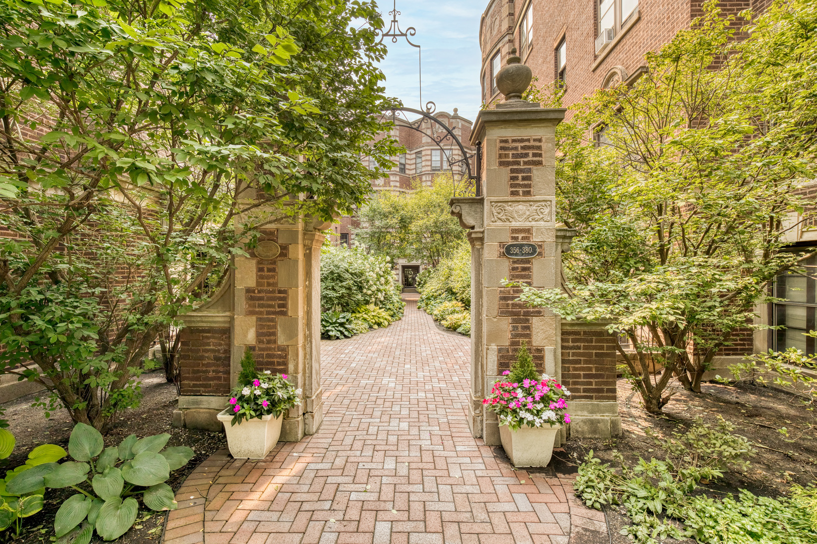 356 Ridge Avenue Unit: 6-3