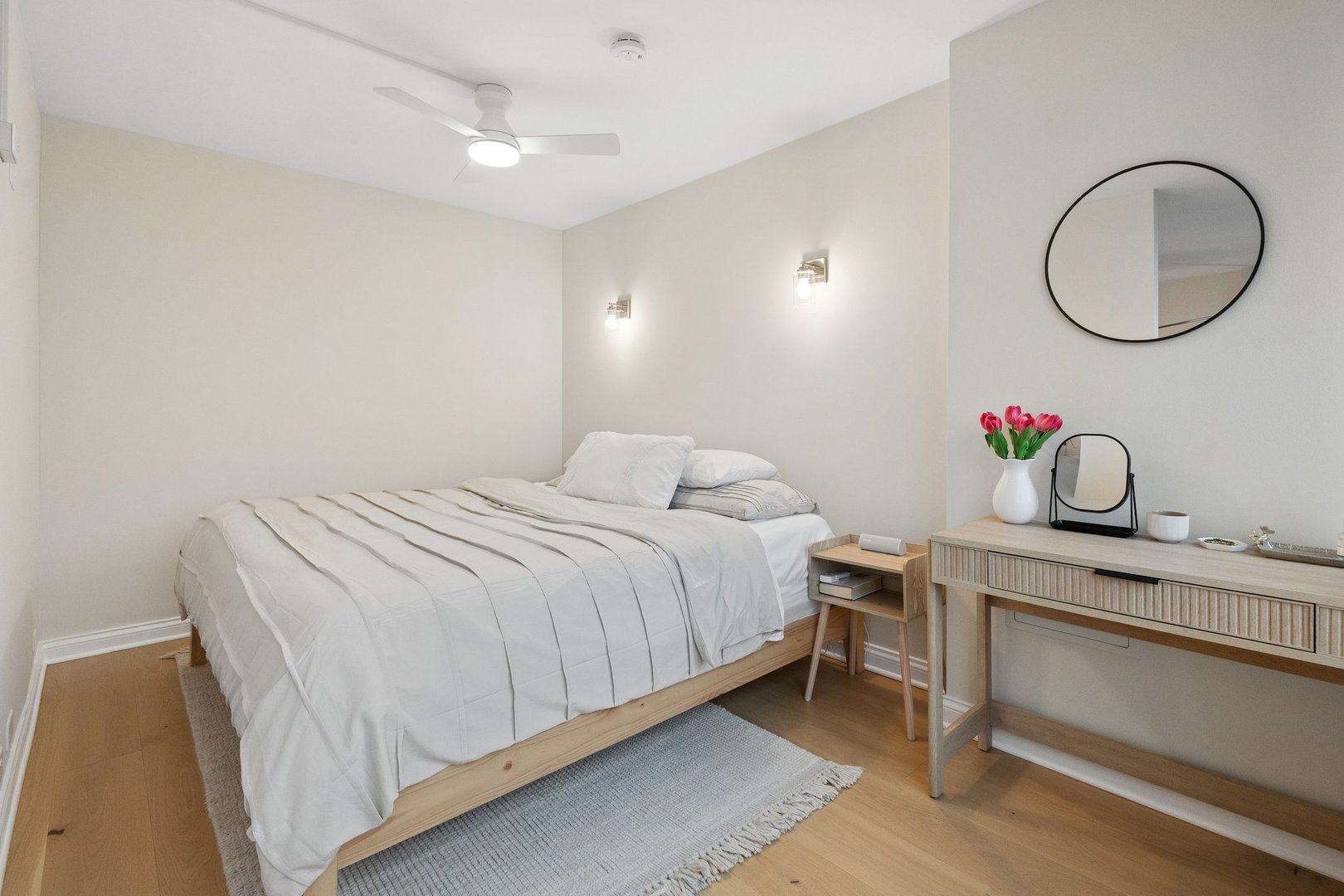 1560 N Sandburg Terrace Unit: 2109J