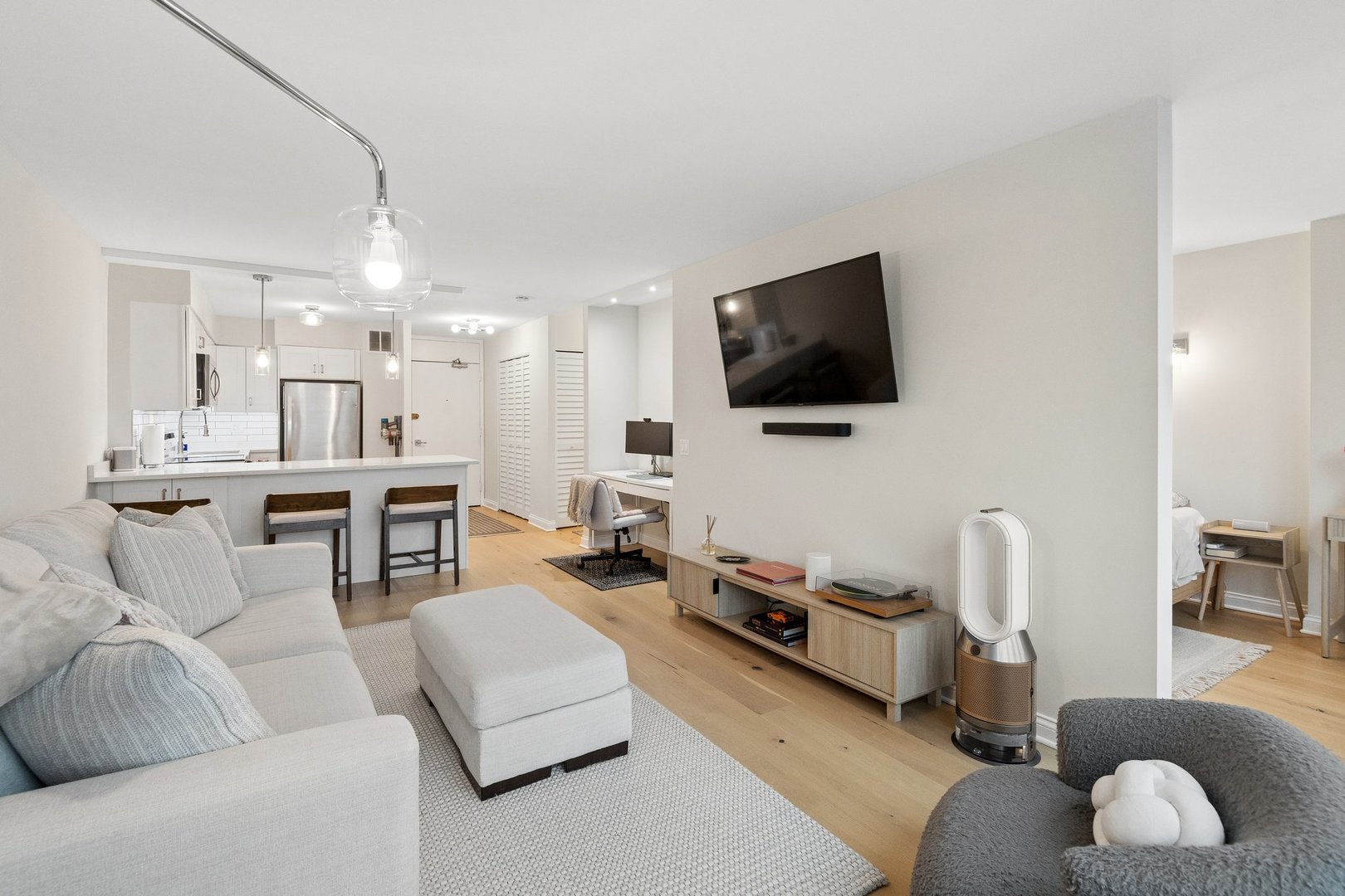 1560 N Sandburg Terrace Unit: 2109J