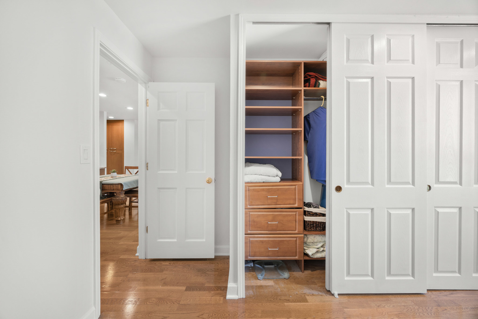 3900 N Pine Grove Avenue Unit: 808