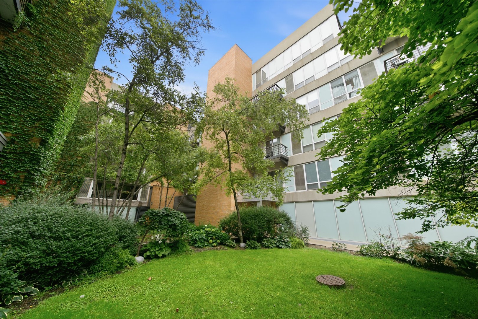 1430 S MICHIGAN Avenue Unit: 409