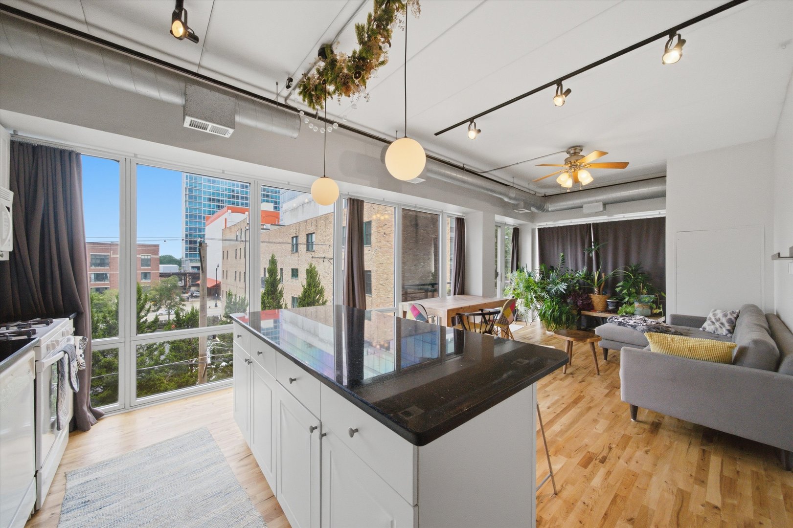 1430 S MICHIGAN Avenue Unit: 409