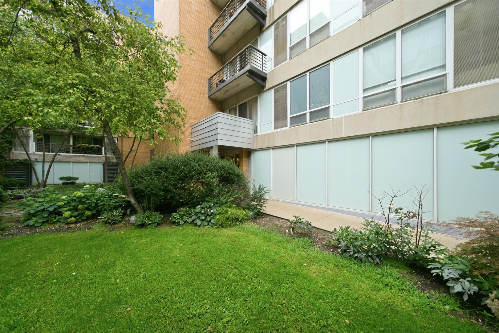 1430 S MICHIGAN Avenue Unit: 409