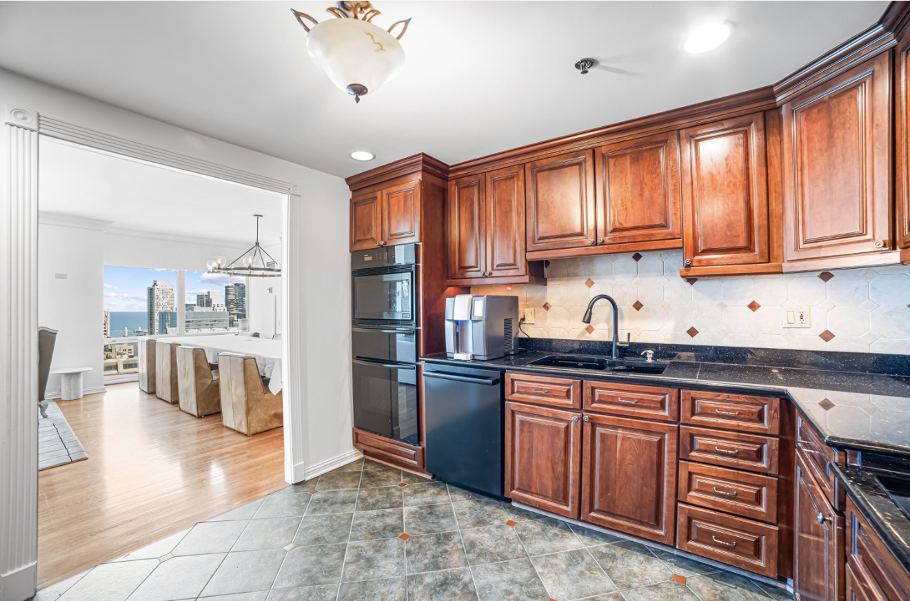 100 E Huron Street Unit: 3504